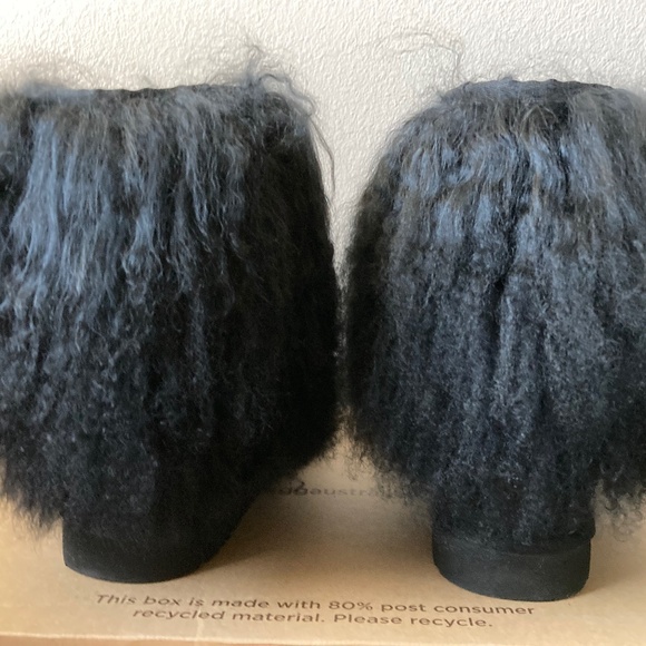 UGG CLASSIC SHORT MONGOLIAN CUFF FUR SHEEPSKIN BOOTS BLACK SIZE 8 - Picture 6 of 16